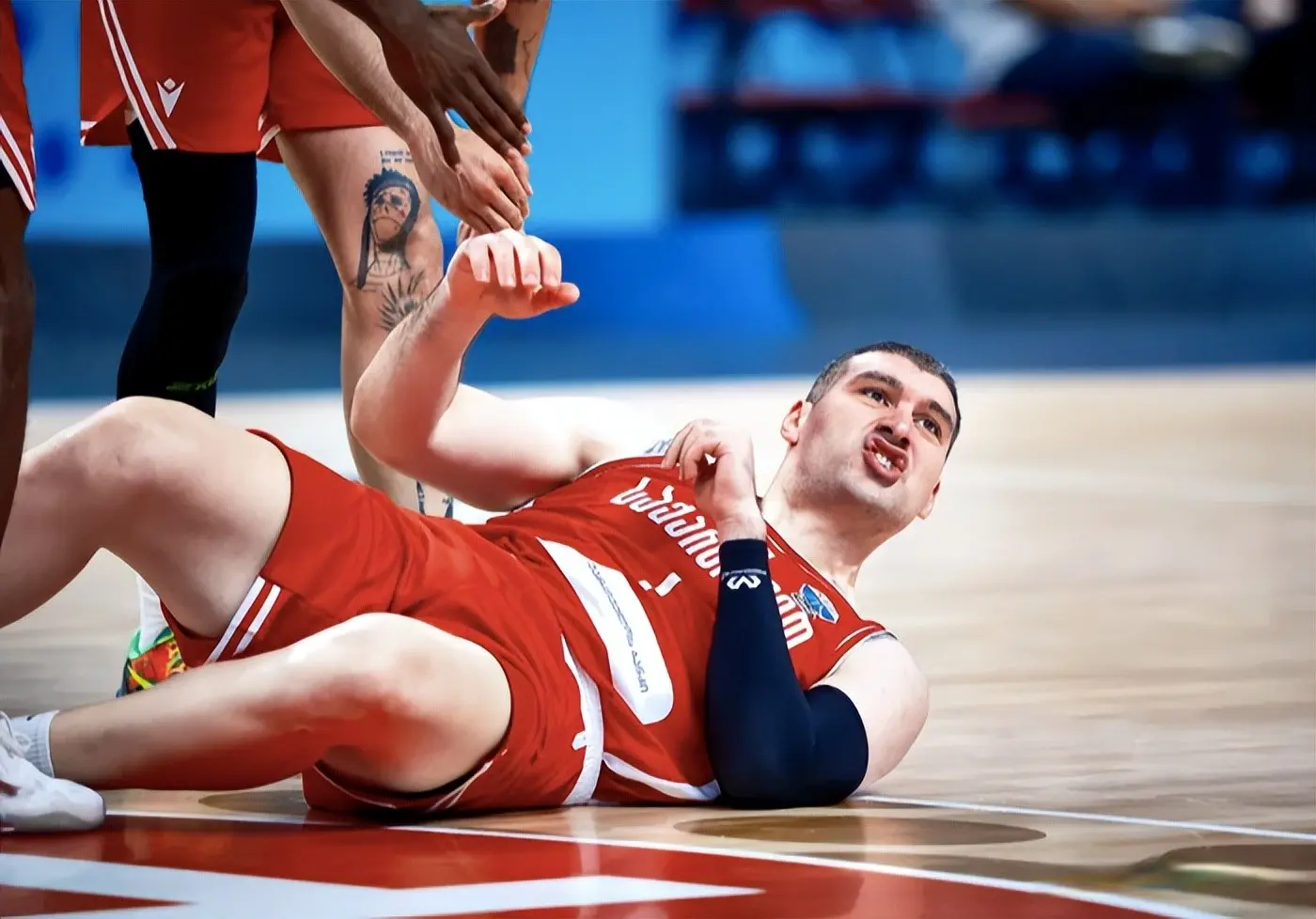 出场, 最终还是输, 后局面 出场, 最终还是输, 后局面