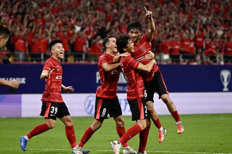 主场不败纪, 队从未取胜, 对手连追